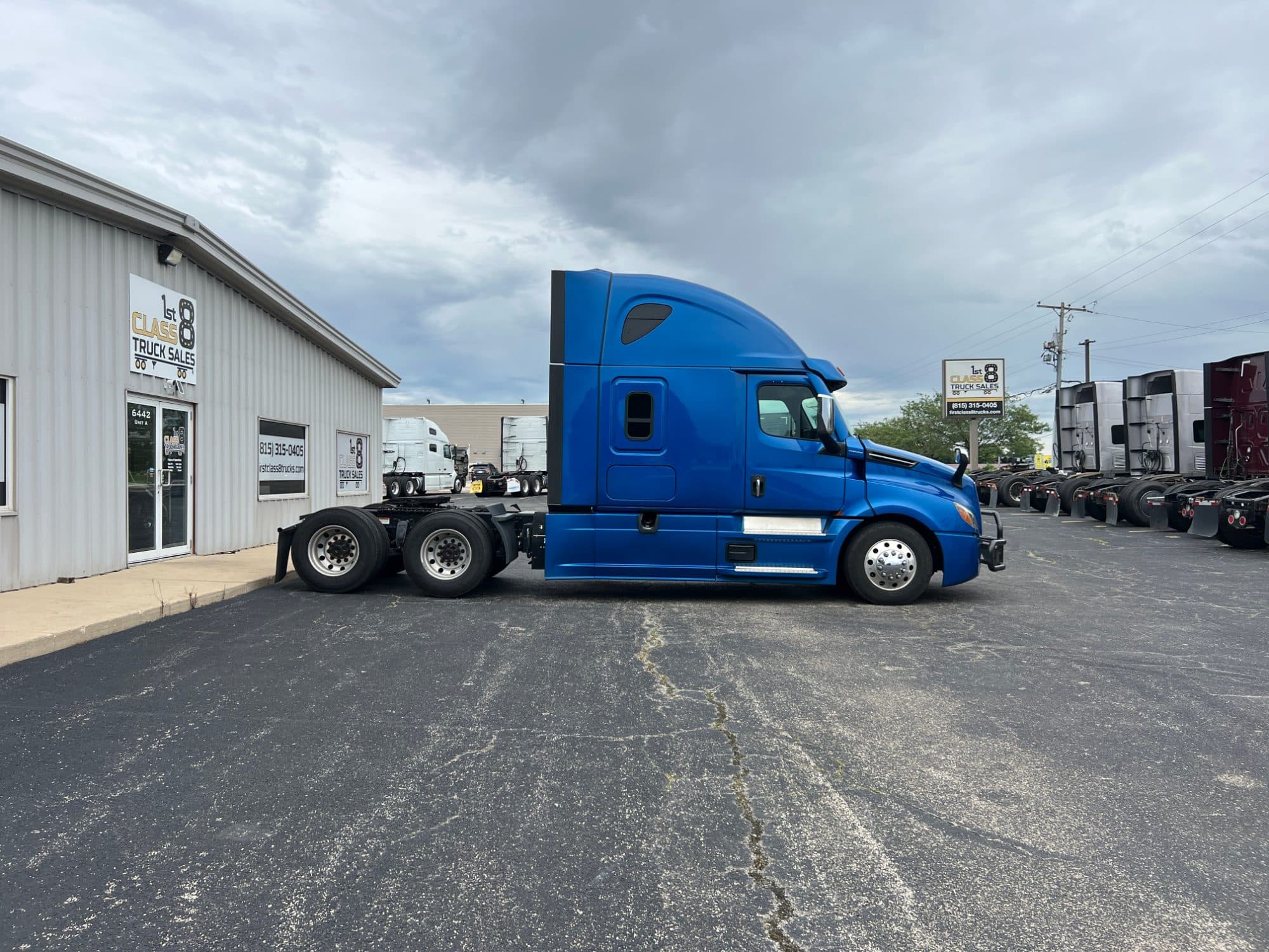 2023 Freightliner Cascadia 126