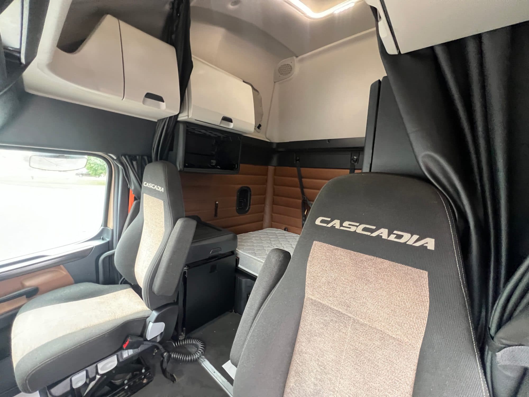 2022 Freightliner Cascadia 126