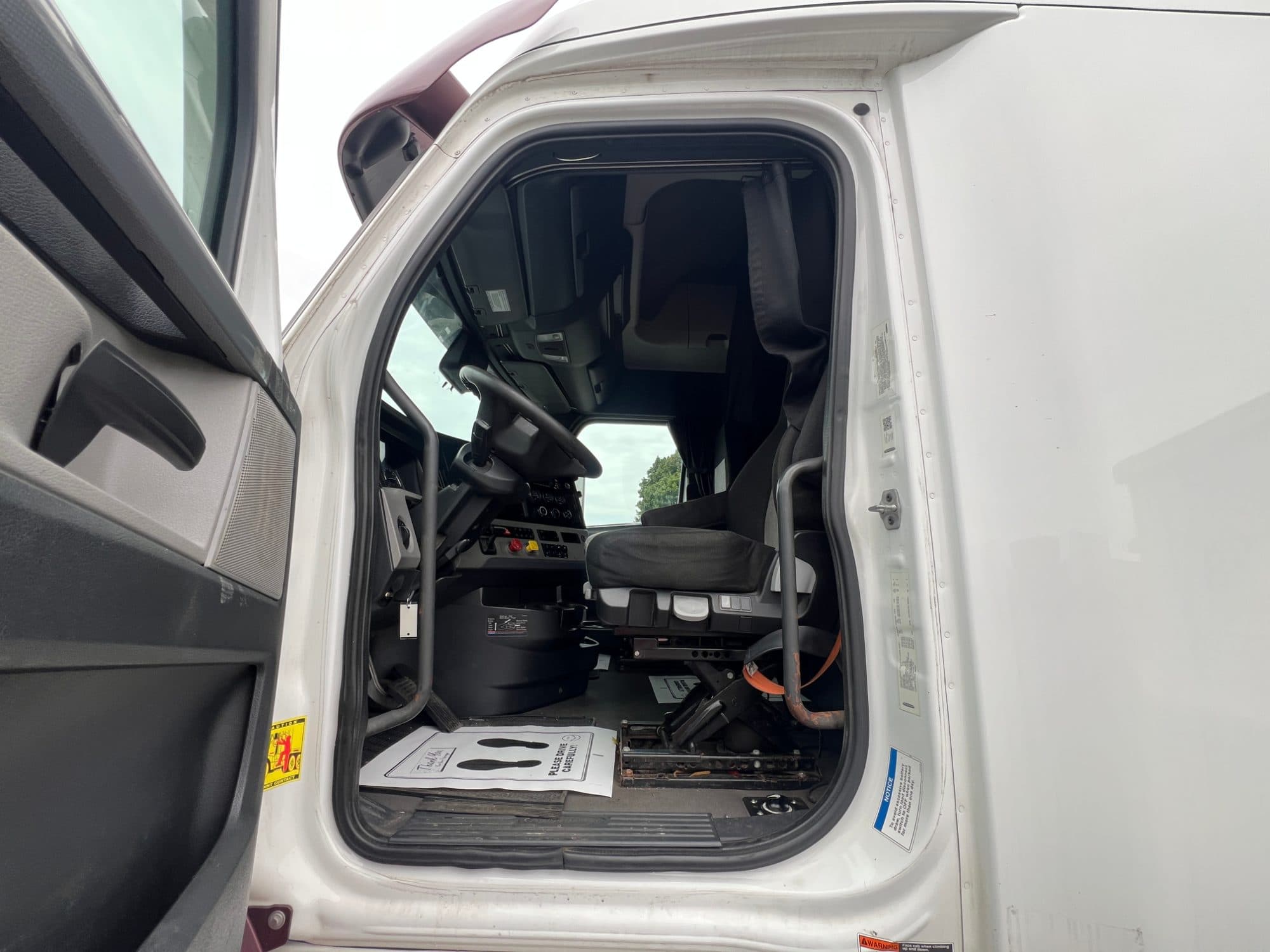 2020 Freightliner Cascadia 126