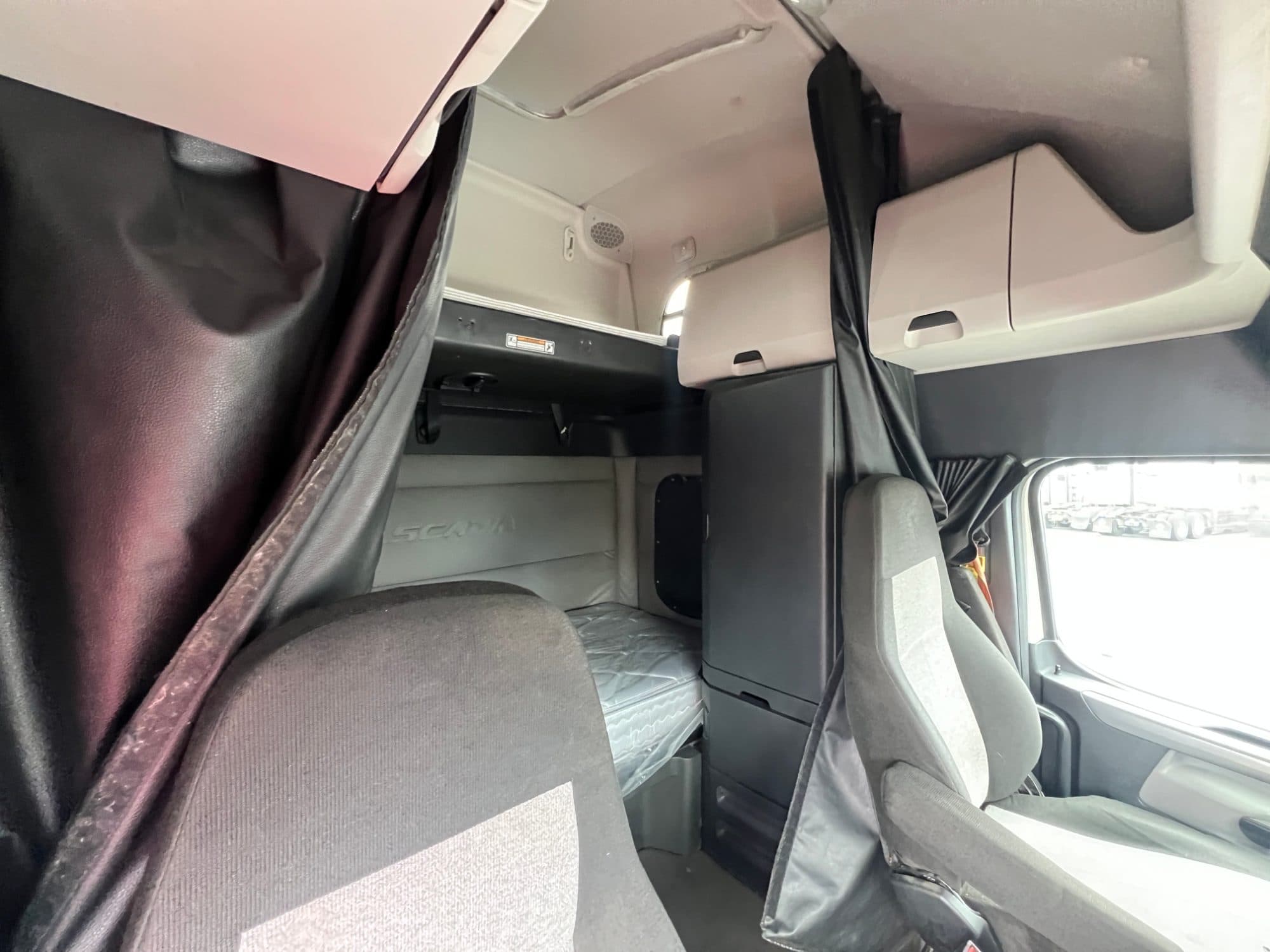 2020 Freightliner Cascadia 126