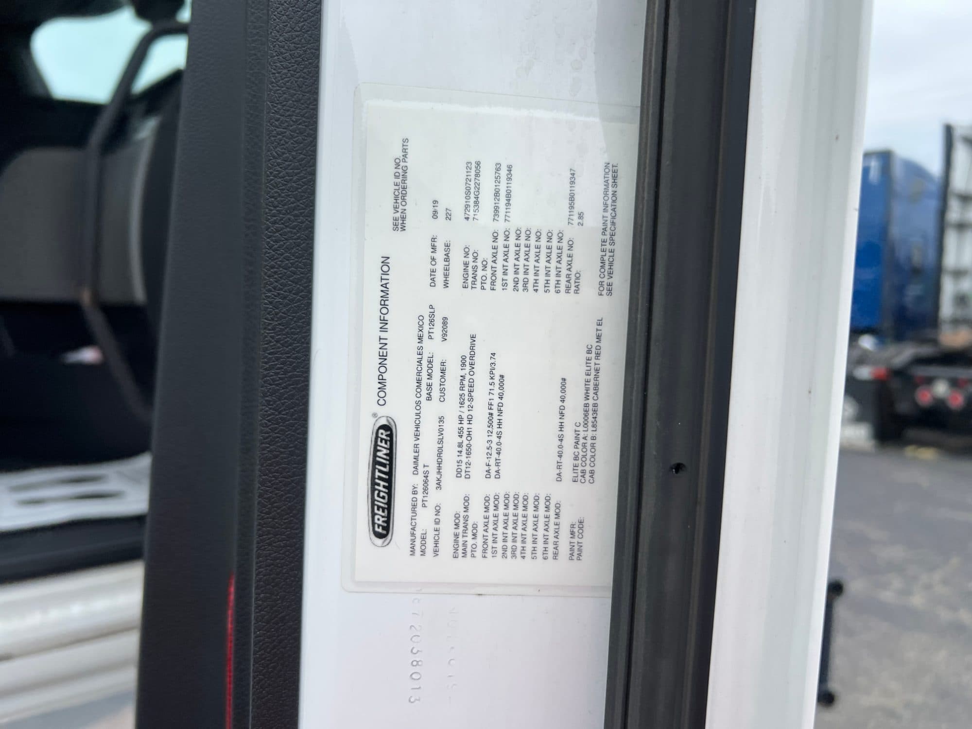 2020 Freightliner Cascadia 126