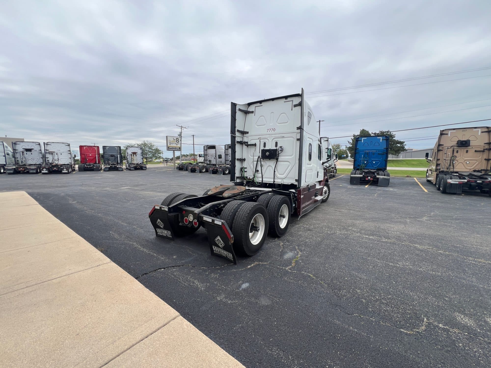 2020 Freightliner Cascadia 126