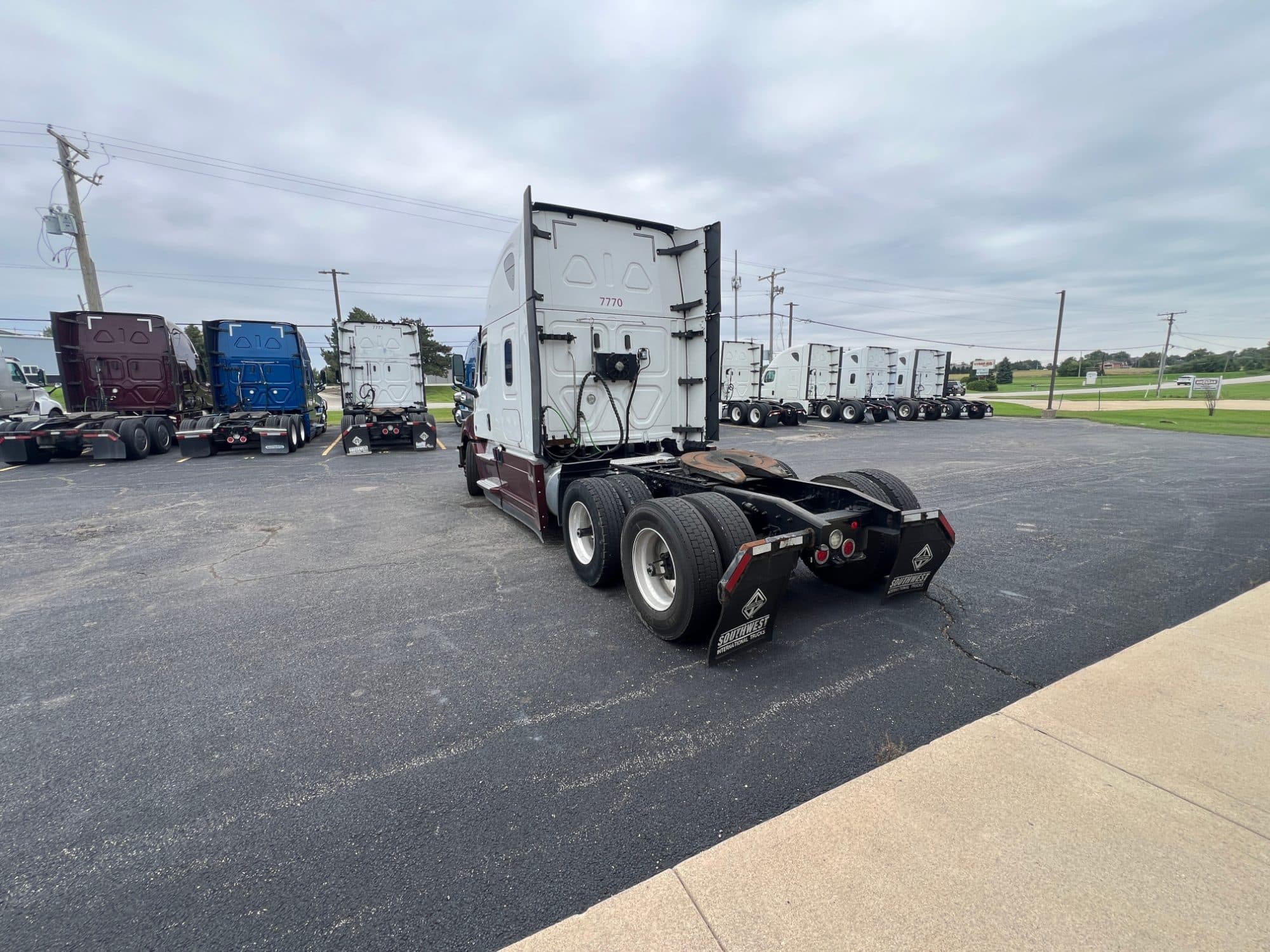 2020 Freightliner Cascadia 126