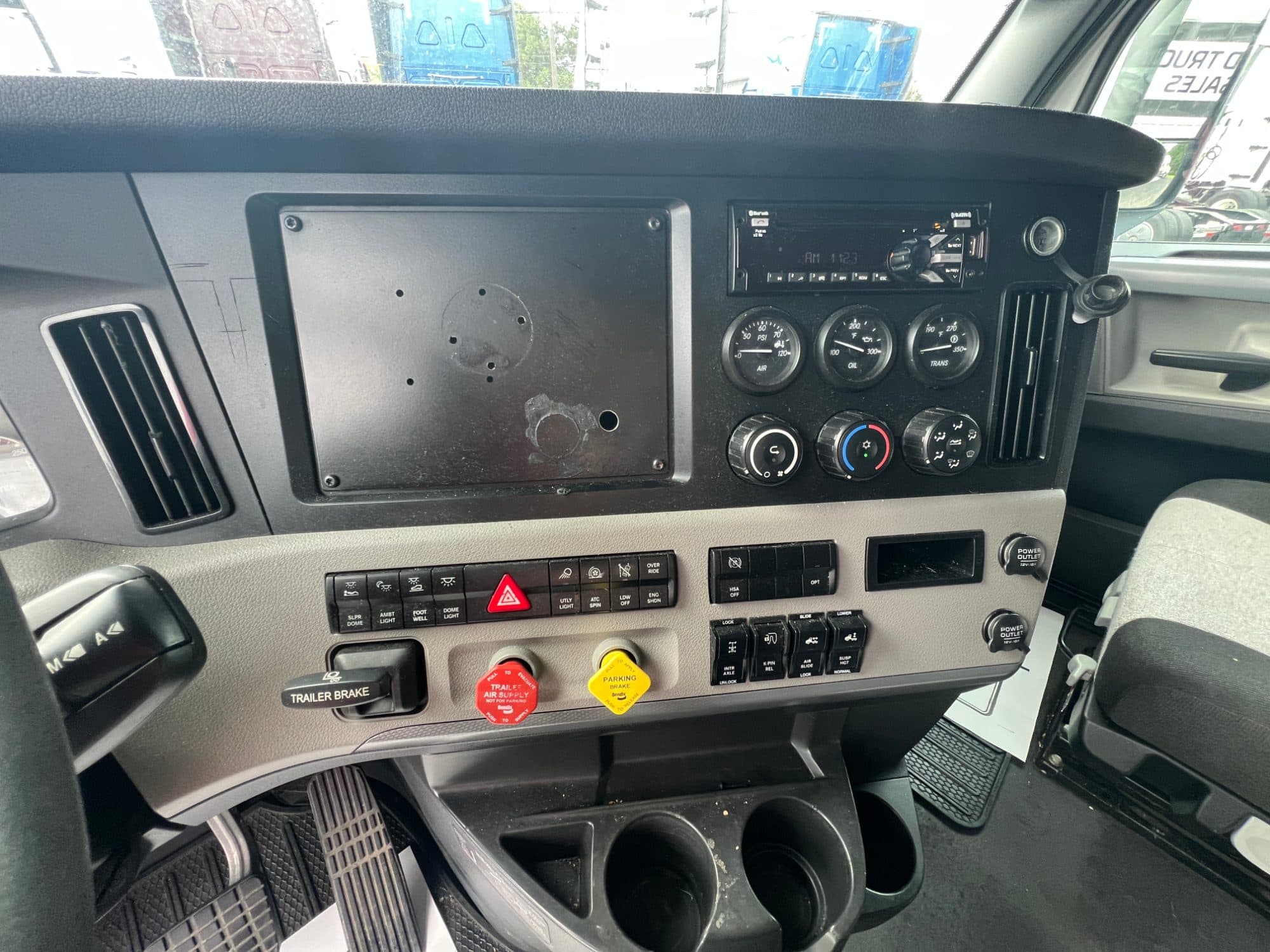 2020 Freightliner Cascadia 126