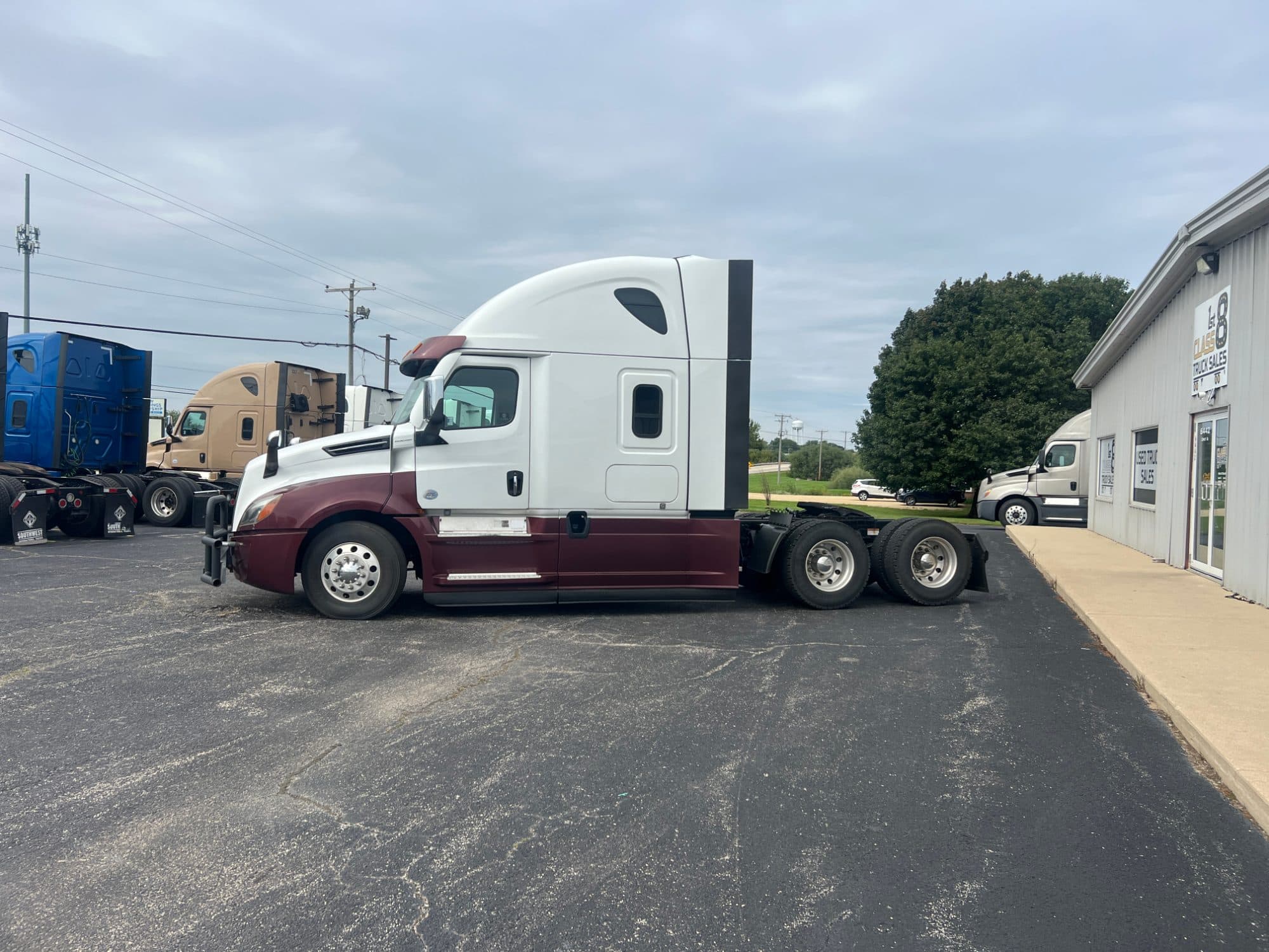 2020 Freightliner Cascadia 126