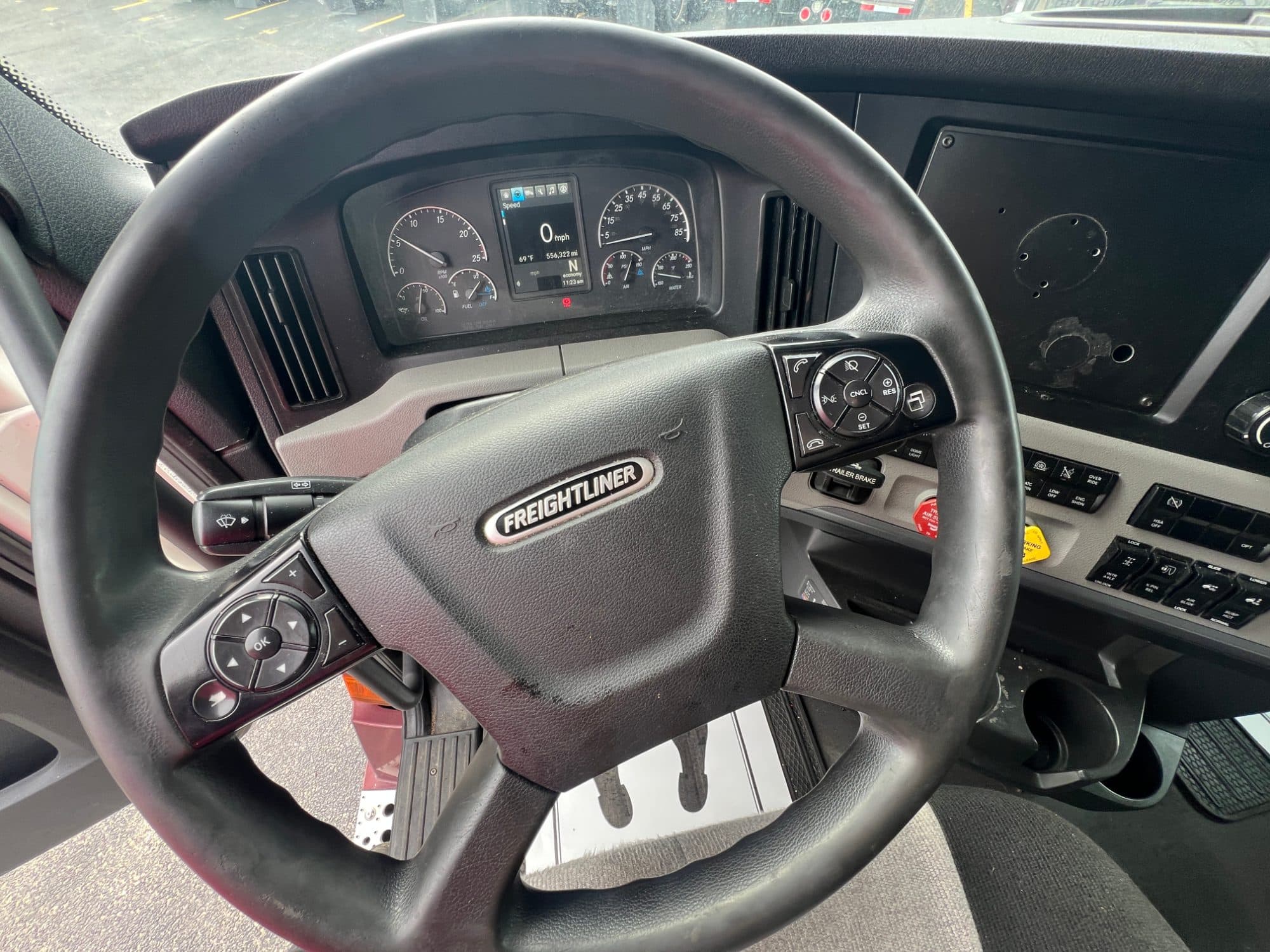 2020 Freightliner Cascadia 126