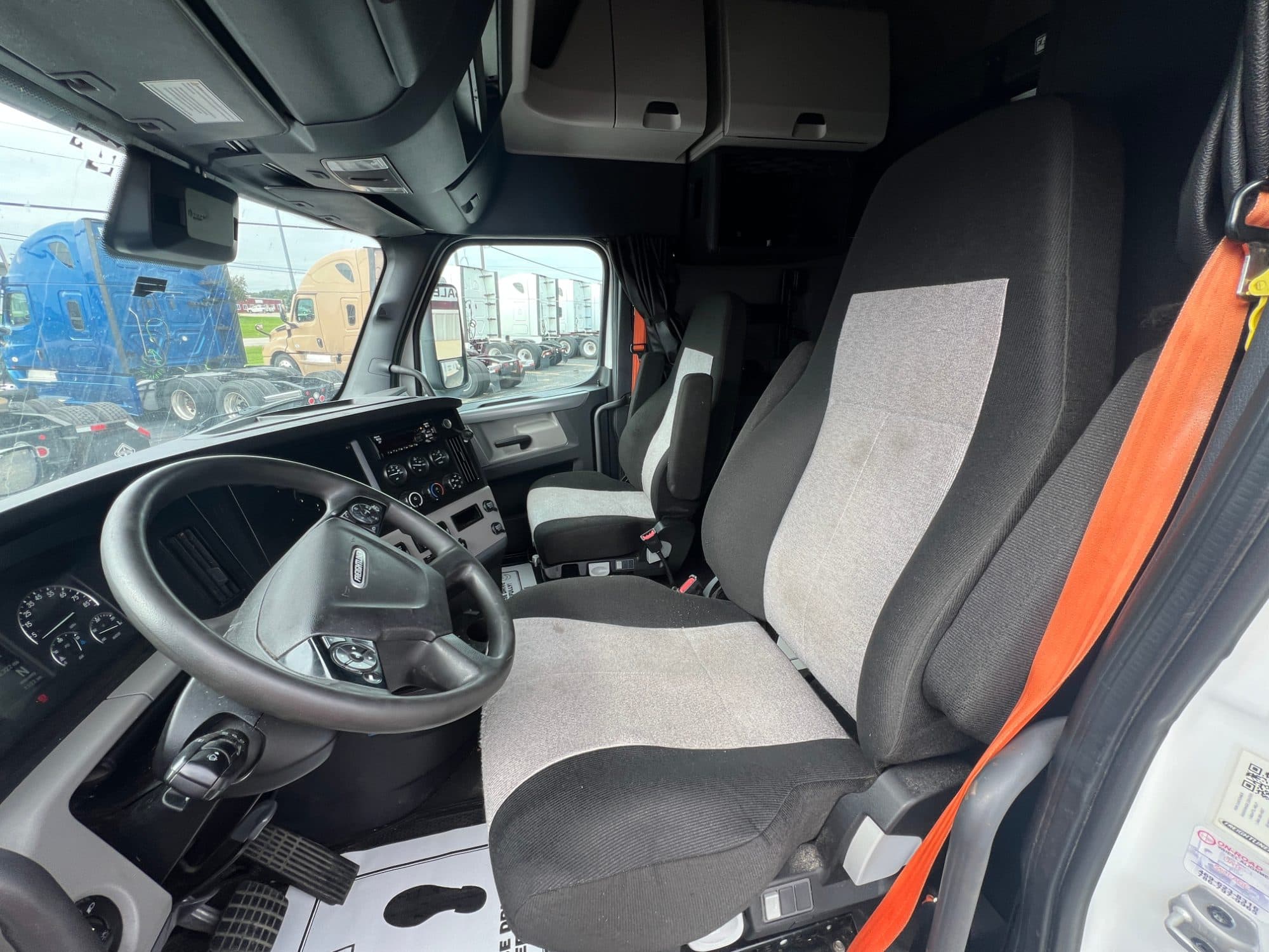 2020 Freightliner Cascadia 126