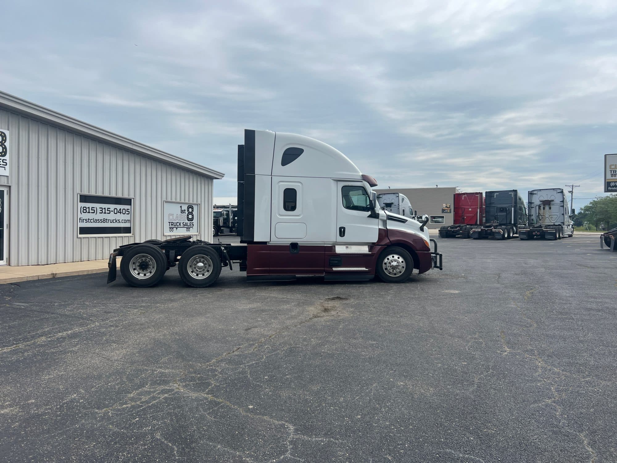 2020 Freightliner Cascadia 126