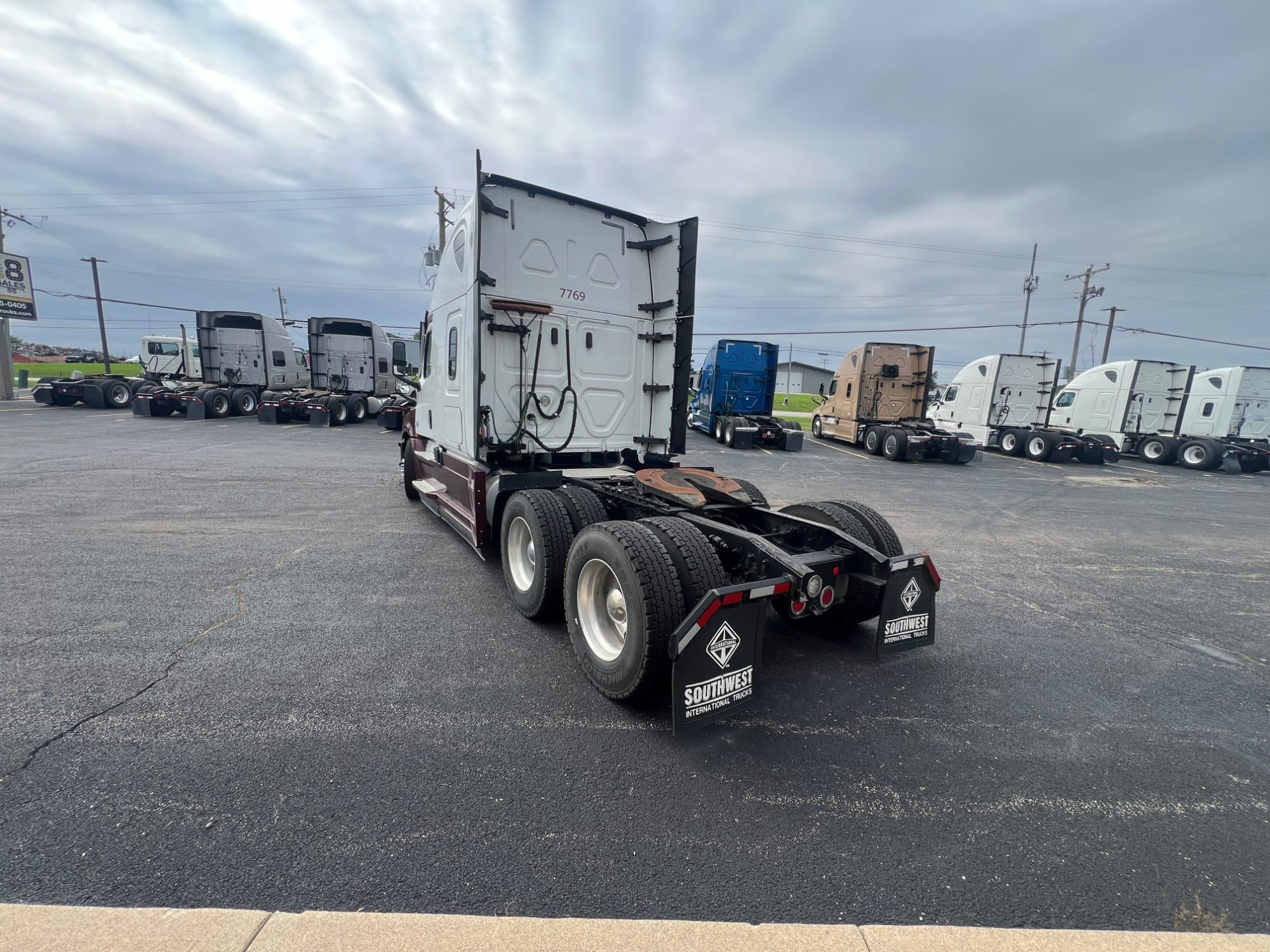2020 Freightliner Cascadia 126