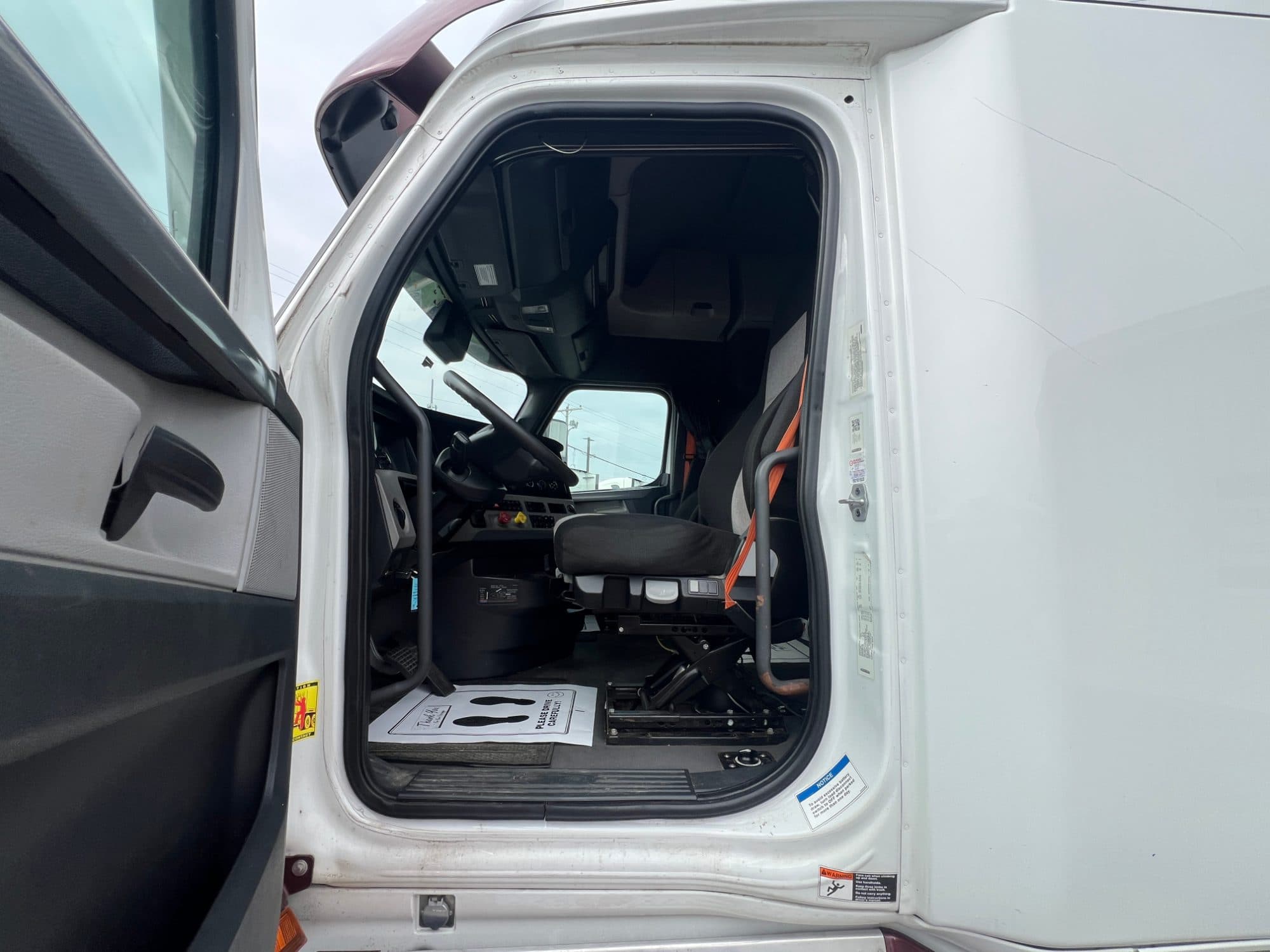 2020 Freightliner Cascadia 126
