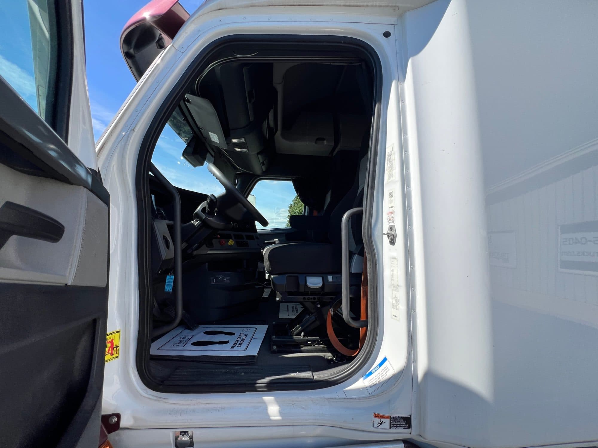 2020 Freightliner Cascadia 126