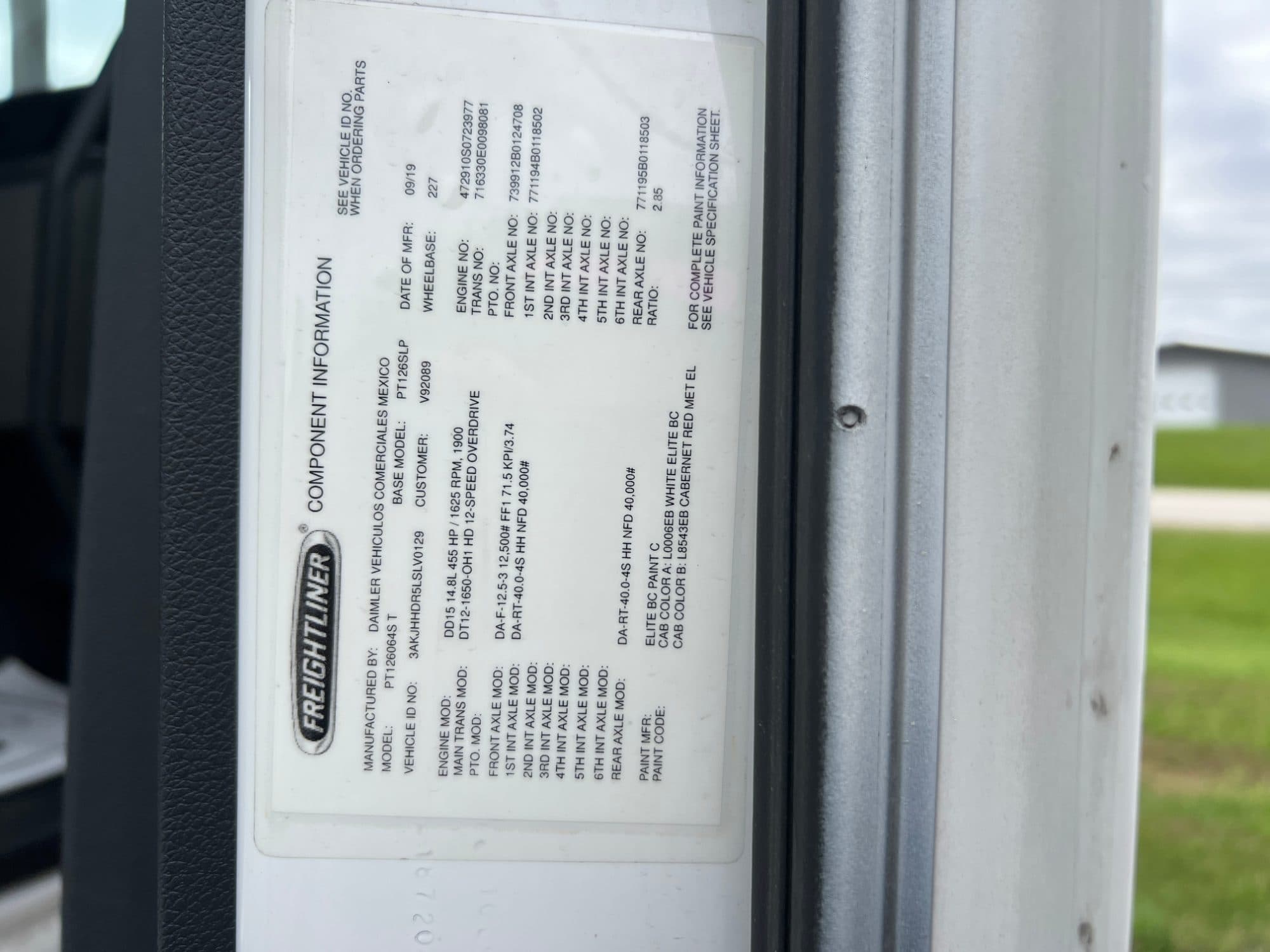 2020 Freightliner Cascadia 126
