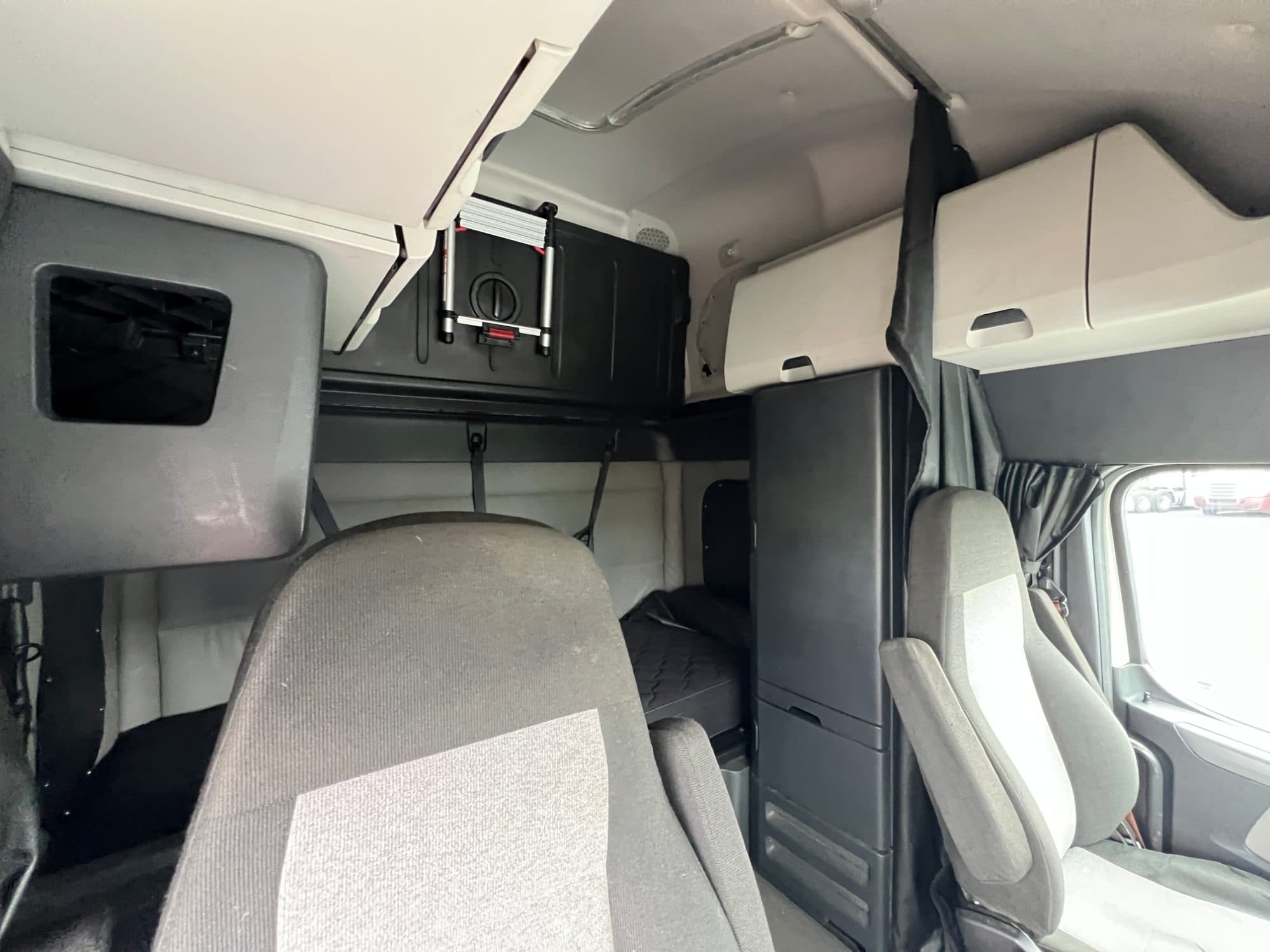 2020 Freightliner Cascadia 126