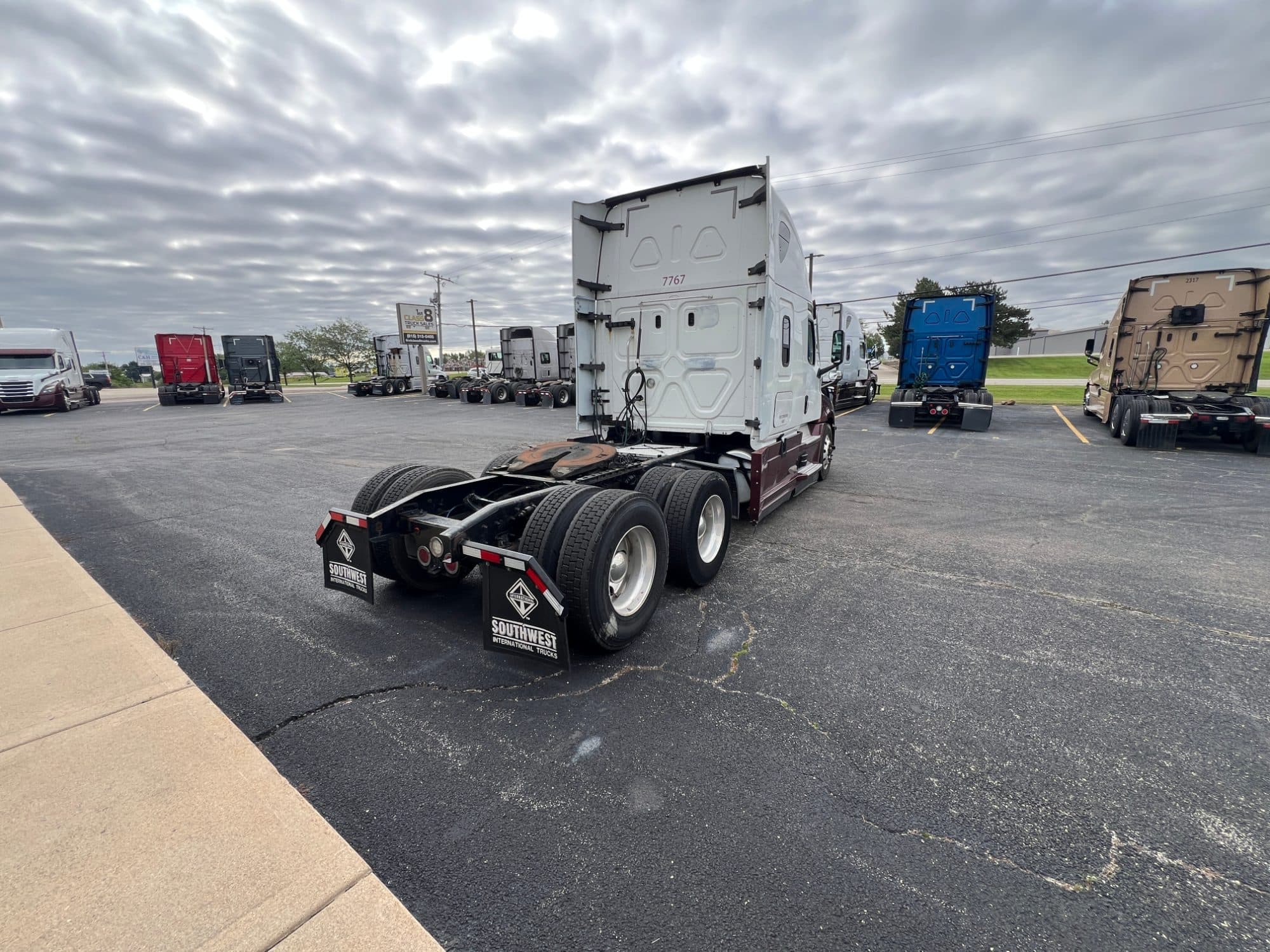 2020 Freightliner Cascadia 126