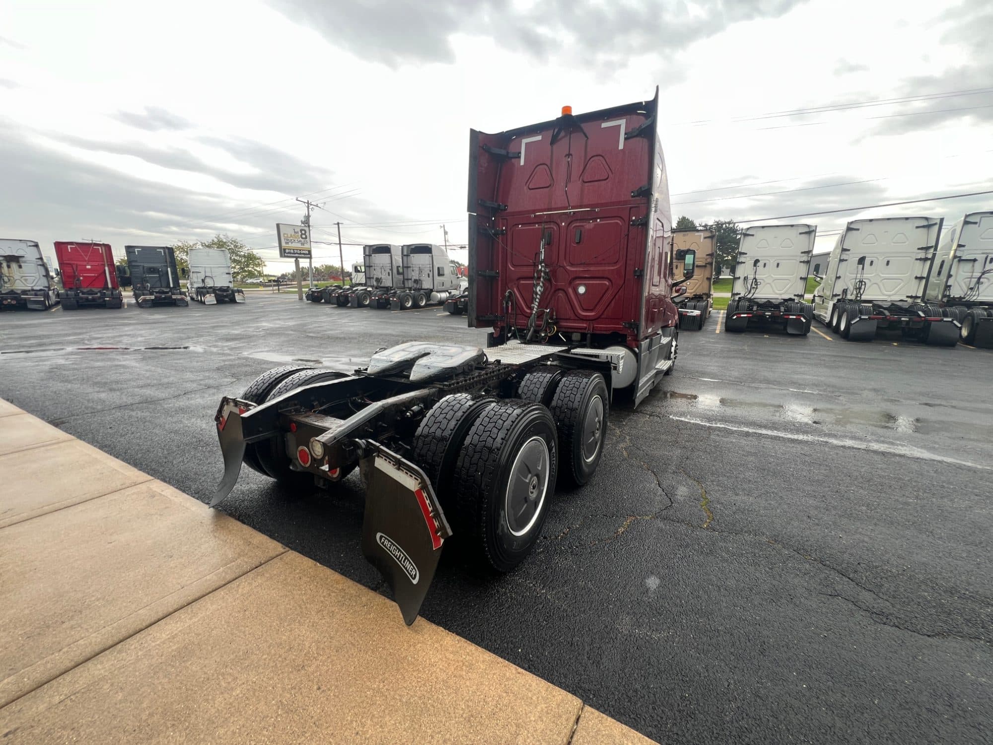 2021 Freightliner Cascadia 126