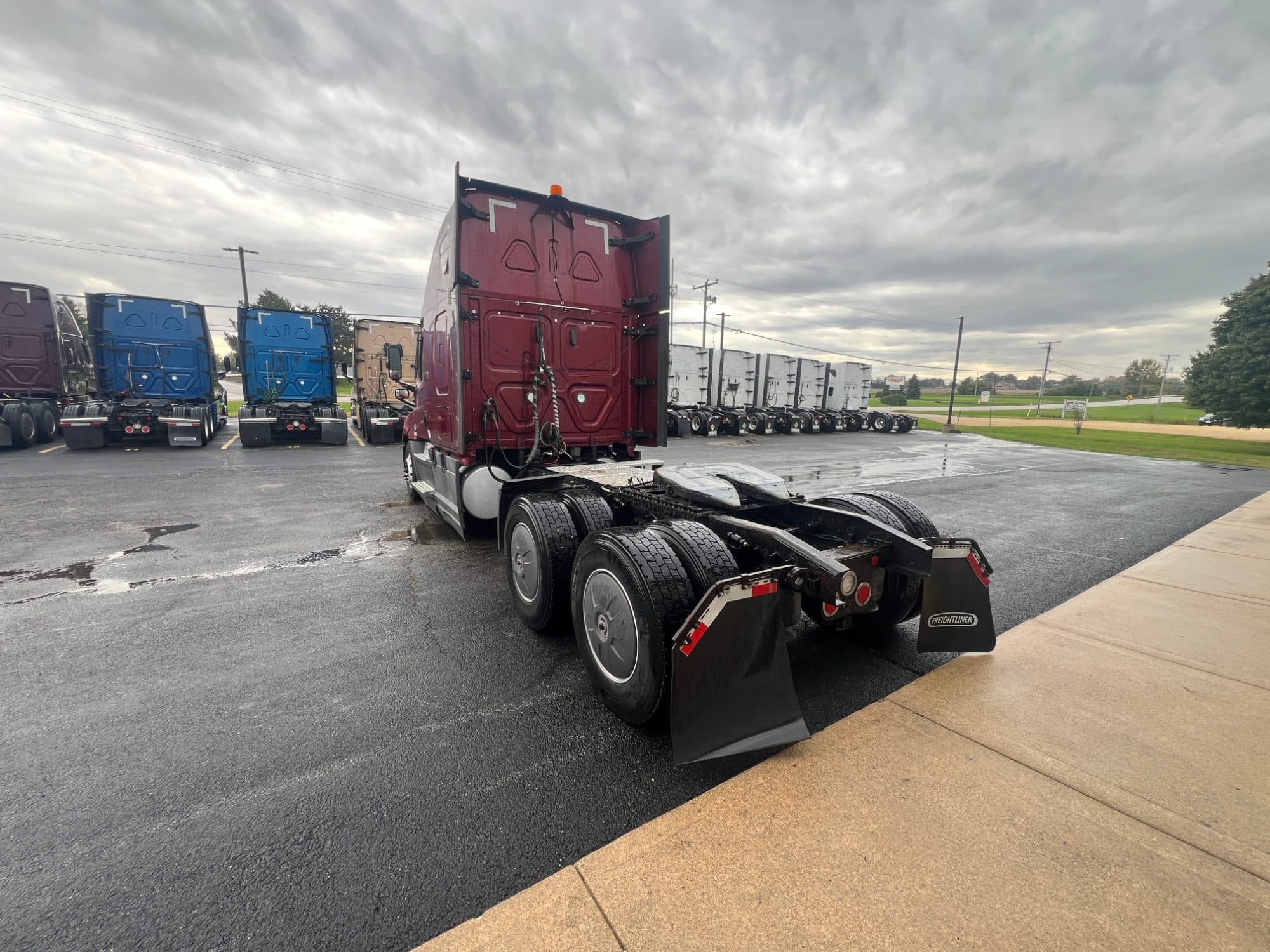 2021 Freightliner Cascadia 126