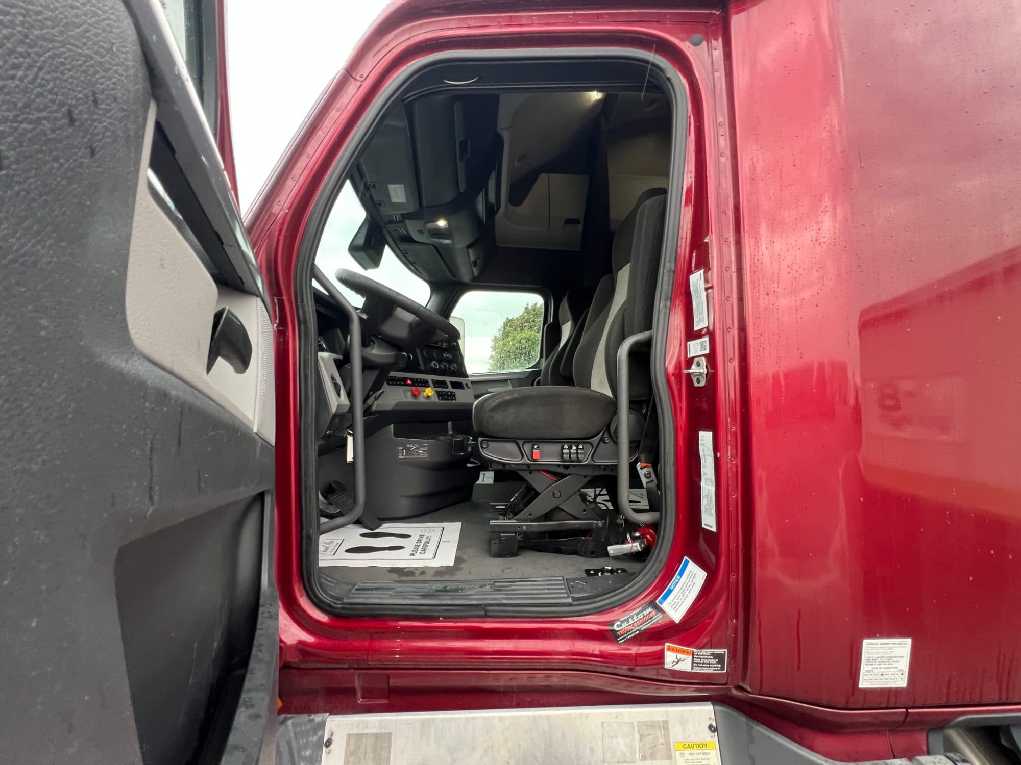 2021 Freightliner Cascadia 126