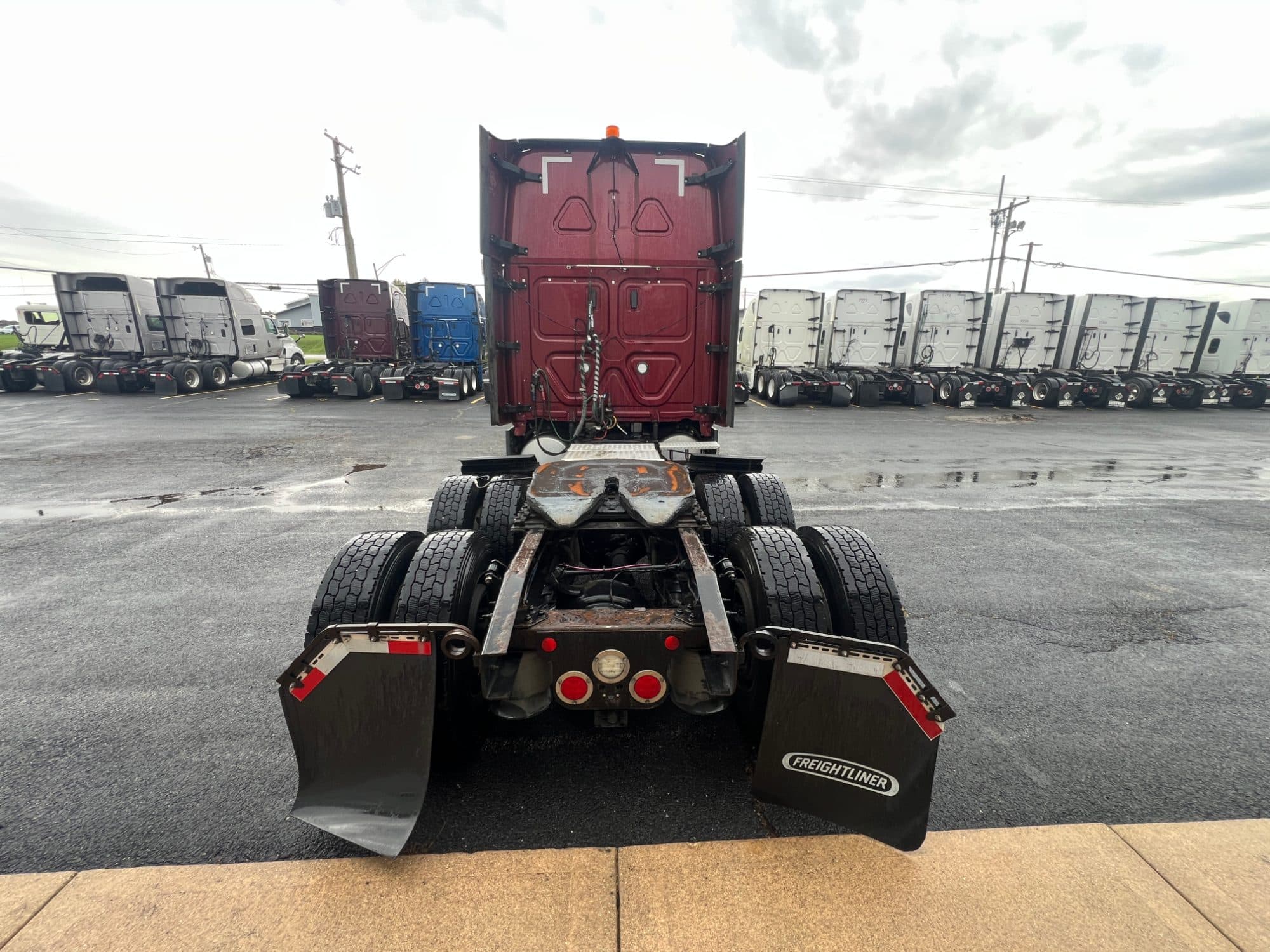 2021 Freightliner Cascadia 126