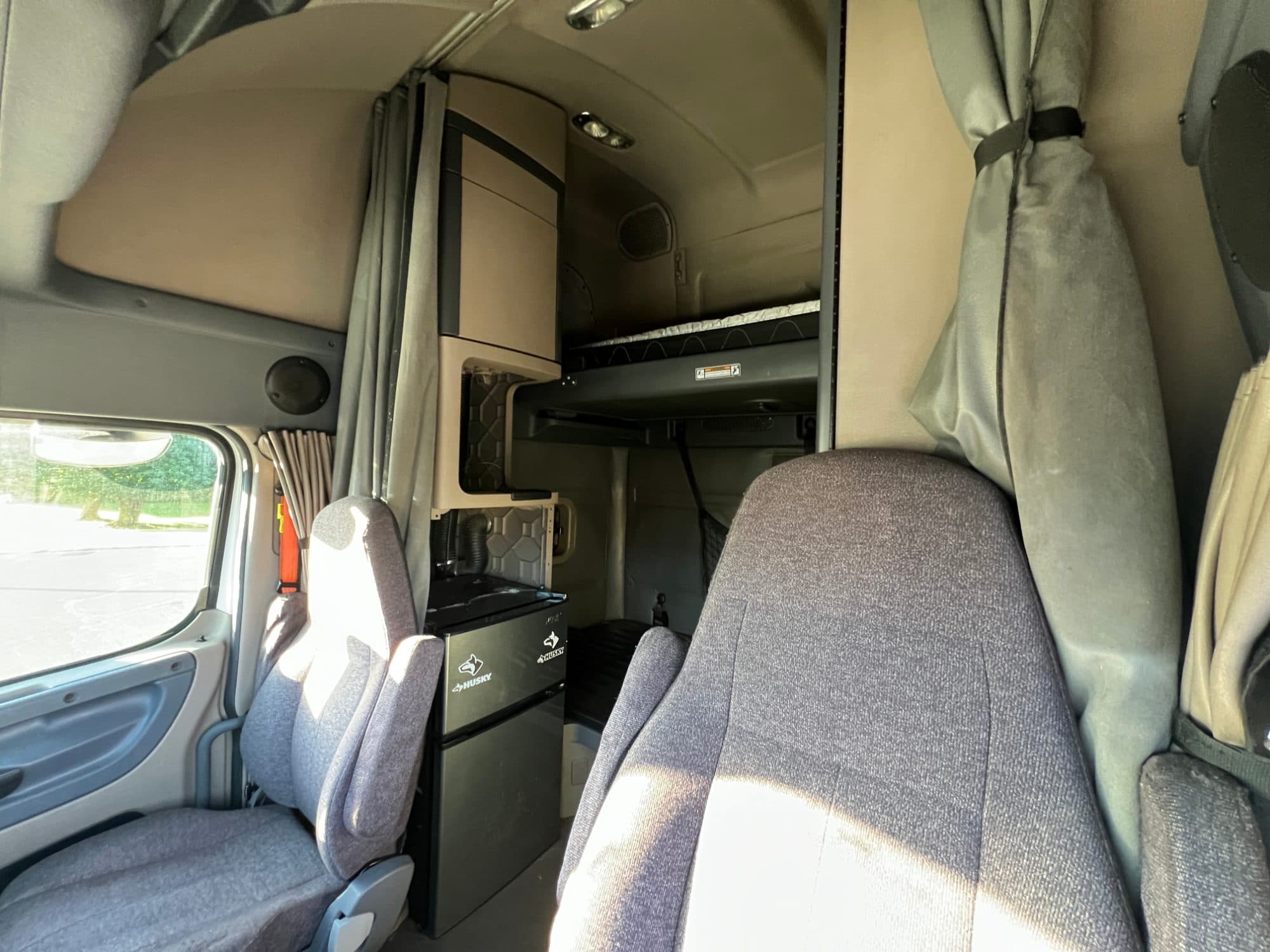 2017 Freightliner Cascadia 125